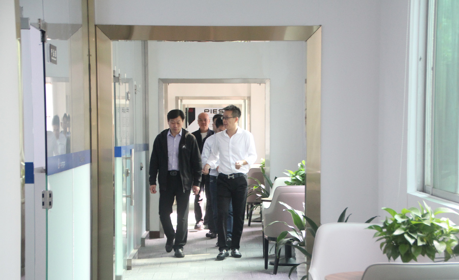 热烈欢迎家乡领导——监利市新沟镇党委书记刘军一行 莅临我司视察指导工作 热烈欢迎家乡领导——监利市新沟镇党委书记刘军一行 莅临我司视察指导工作